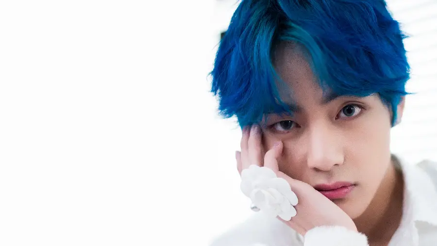 Beautiful picture of Taehyung with blue hair BTS for desktop