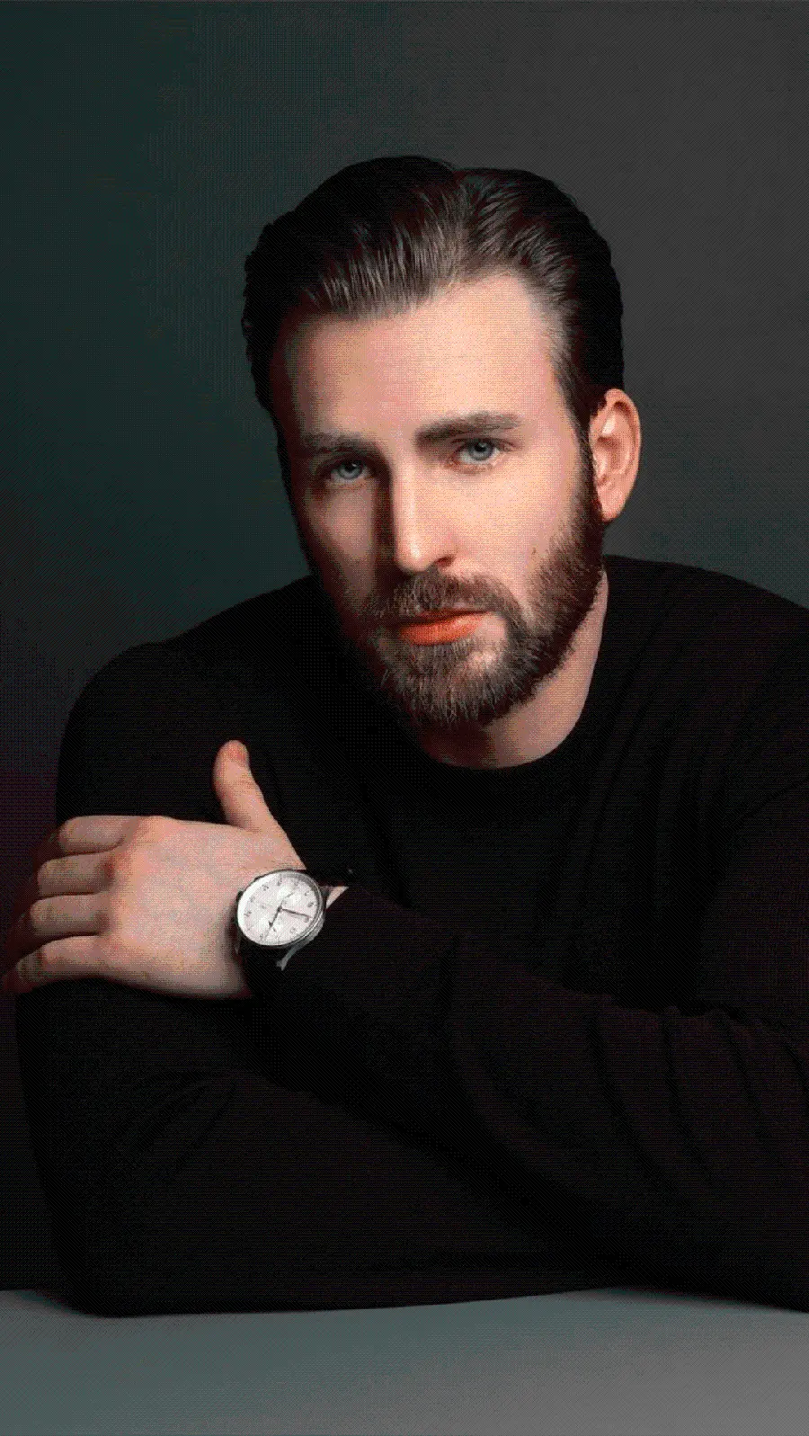 The most attractive photos of the well-dressed American actor Chris Evans