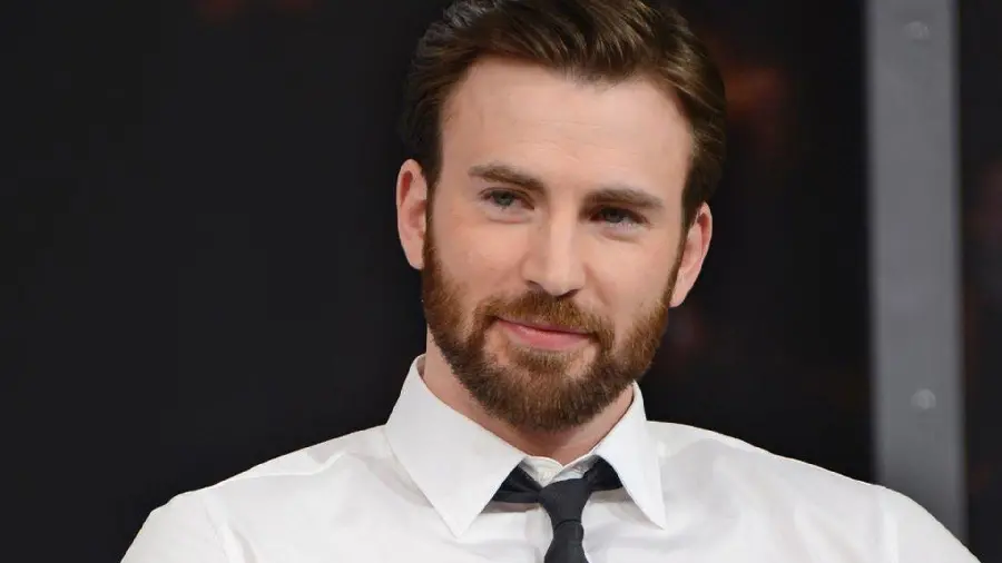 Photo of Chris Evans from the successful actors of the world cinema industry