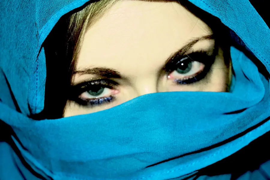 New profile picture of a beautiful girl with a veil