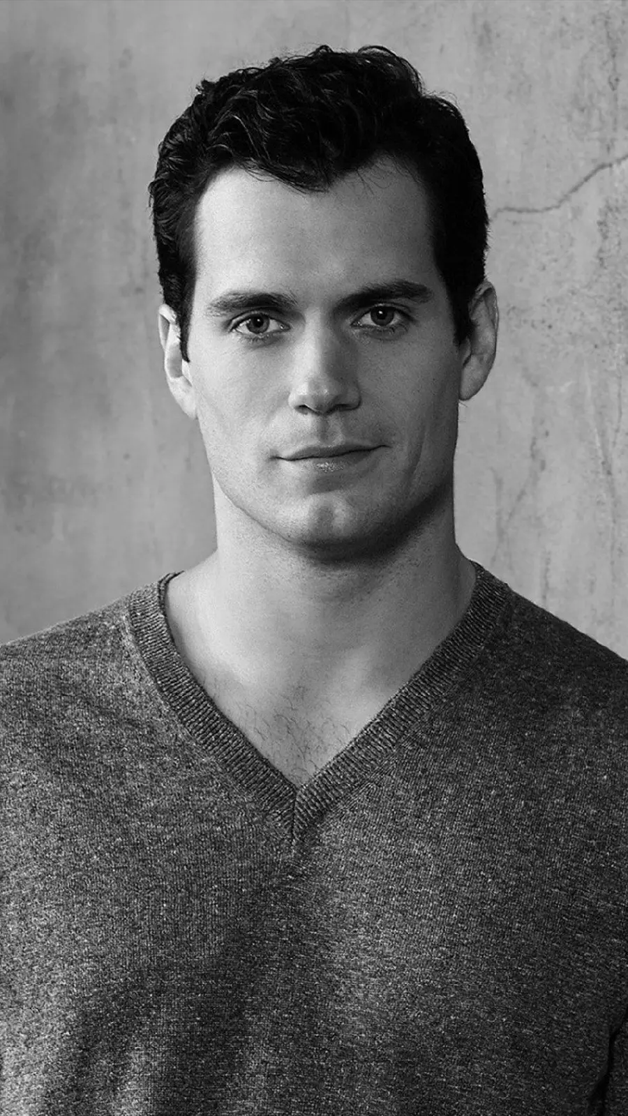Cool black and white photo of the world's most attractive actor Henry Cavill