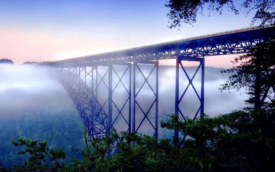 Download free photos of a strong and sturdy iron bridge designed by civil engineers
