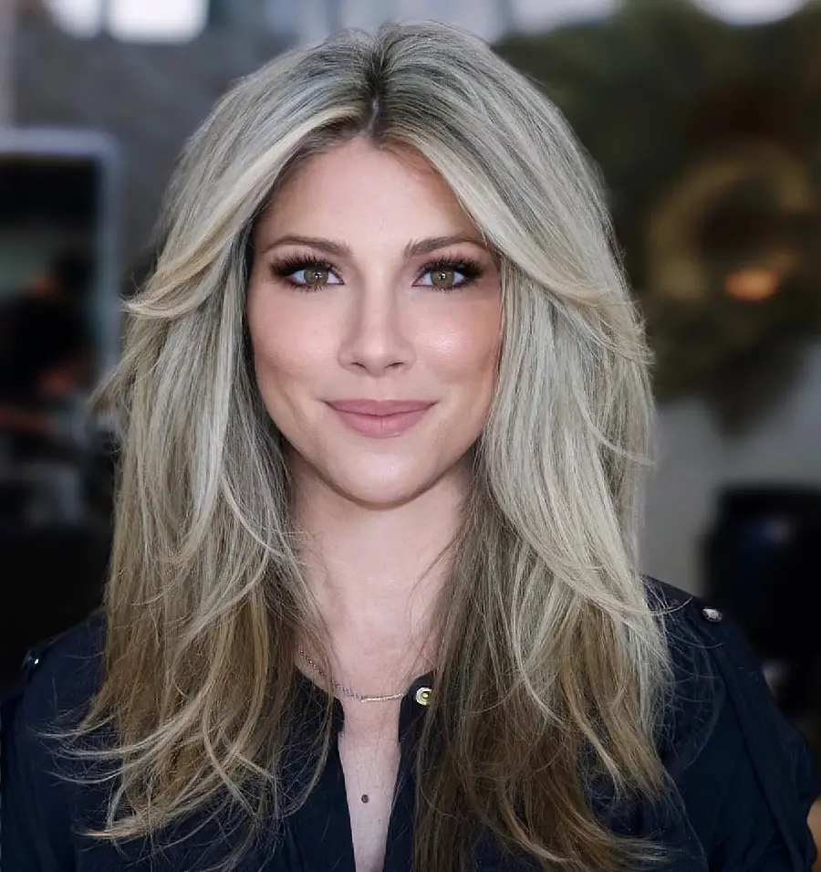 Short hairstyles for women and girls suitable for oval faces