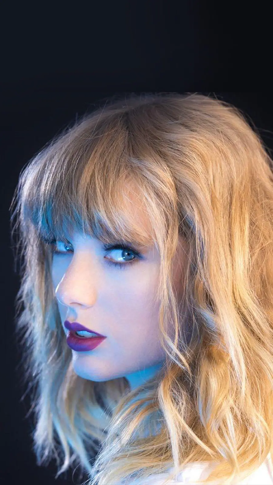 Wallpaper of Taylor Swift for fans of this character to print on their wall