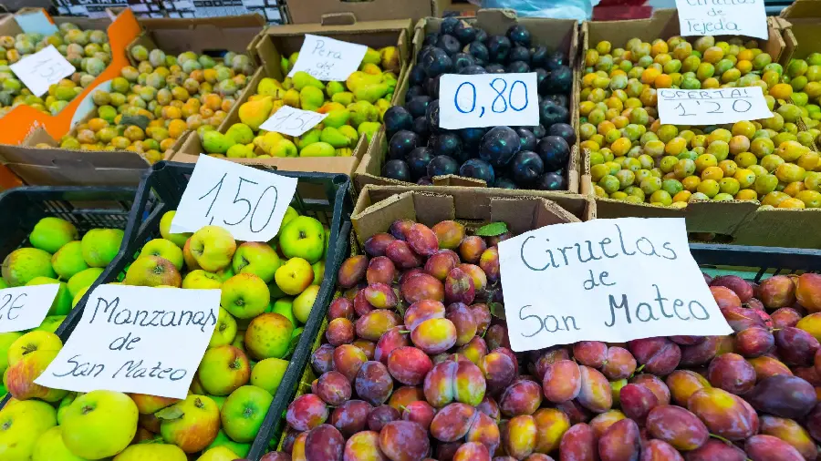 High quality photos of vegetable and dried fruit markets 