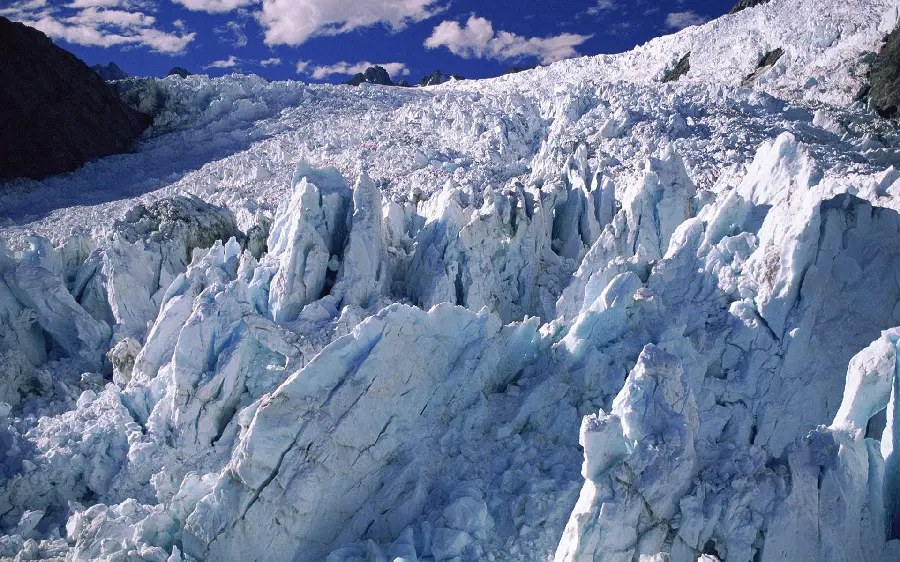 New background photo of nature and glaciers suitable for winter background