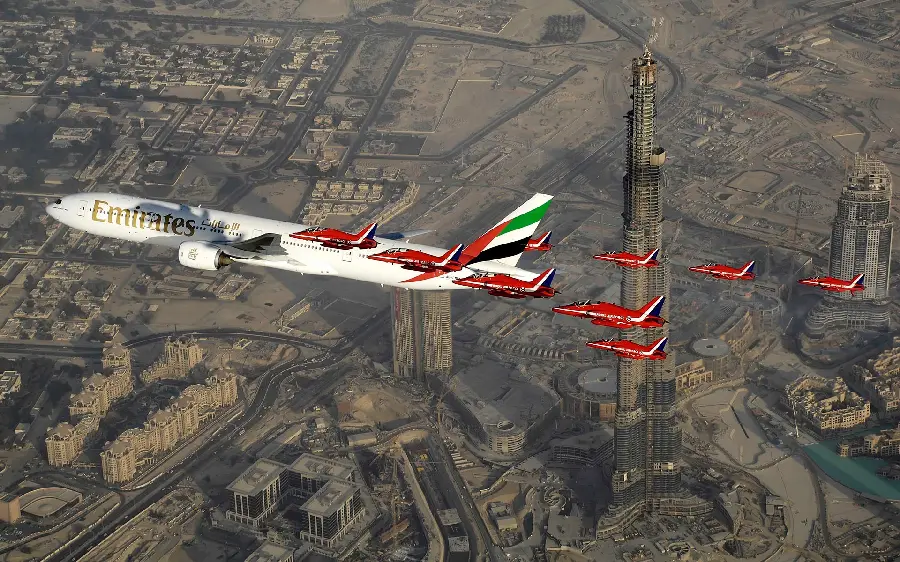Download the incredibly beautiful background photo of a flying airplane 
