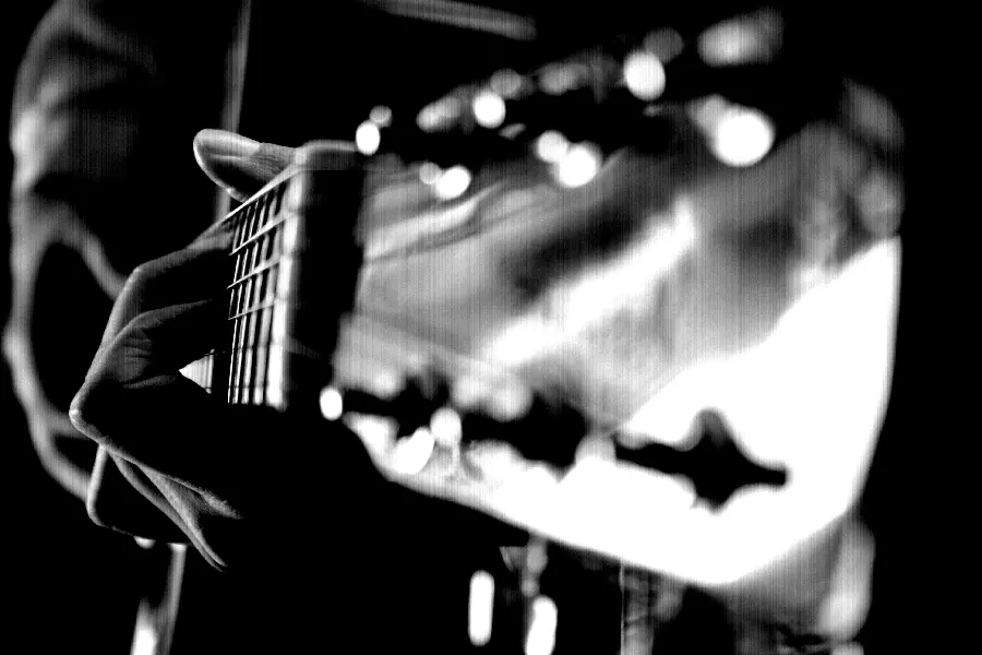 High quality wallpaper with black and white theme for jazz lovers