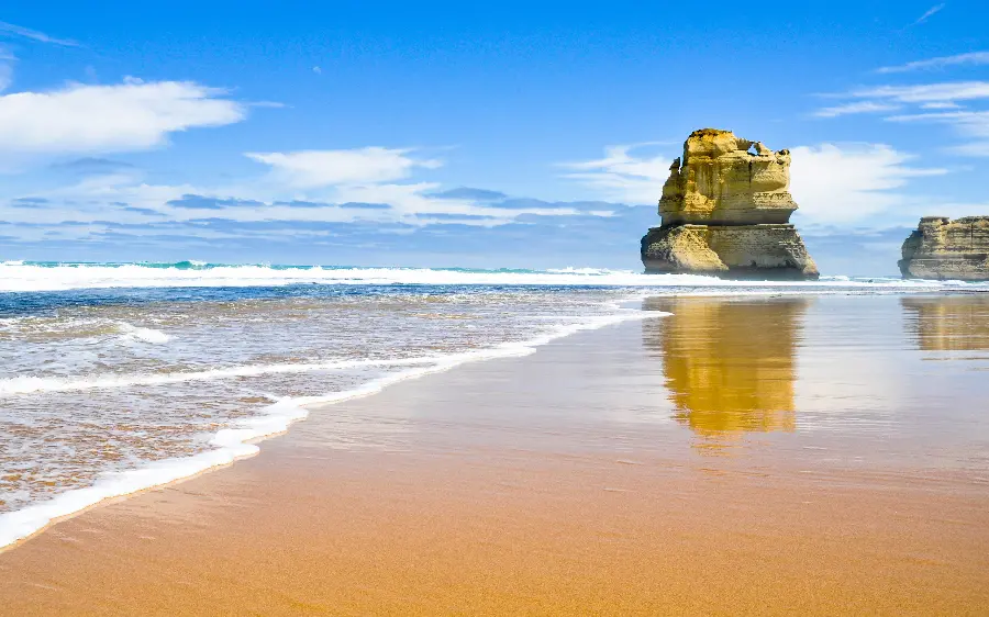 Download Australian nature photo of the Twelve Apostles sea cliff 
