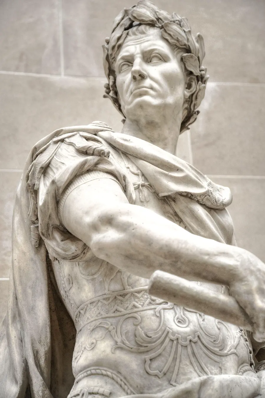 Download image of the marble statue of Julius Caesar