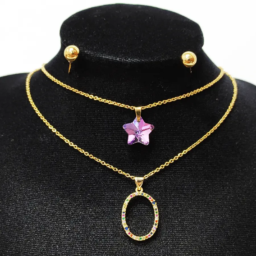 Photos of beautiful gold and jewelry