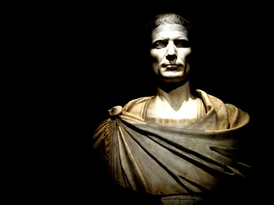 Photo of the face and torso of Julius Caesar