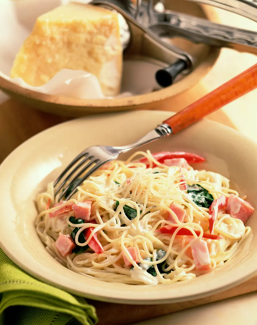 A colorful and useful pasta background photo