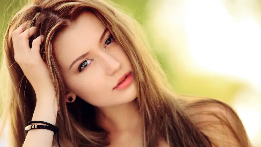 Beautiful Woman Wallpaper