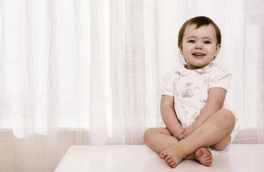 Baby photo pose idea
