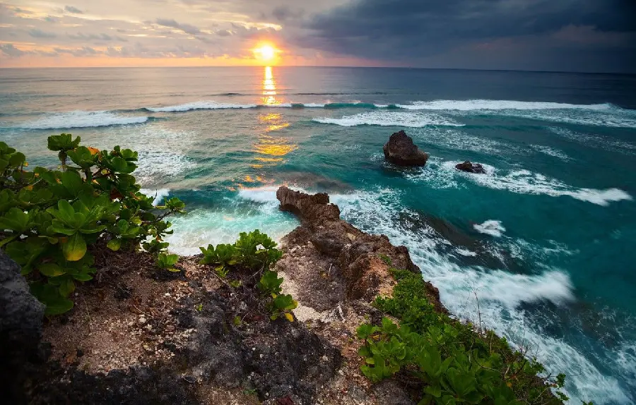 Download wallpaper for desktop of the pristine coastal nature and sunset in Bali Indonesia