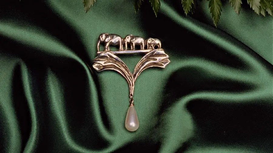 Profile Photo of Rhinestones Page