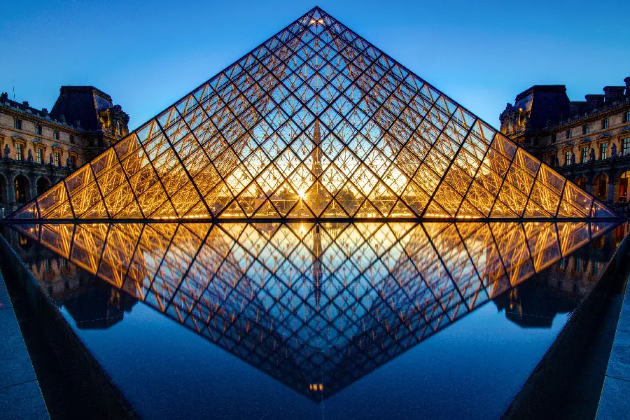 Architectural image of the Louvre pyramid dome
