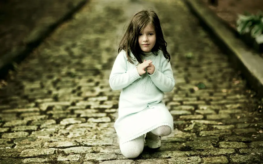 Cute Baby Girl Wallpaper