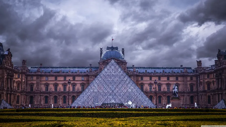 Louvre Museum