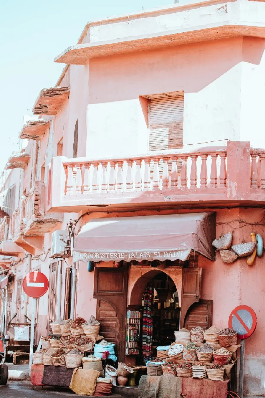 Images of old shops in Italy