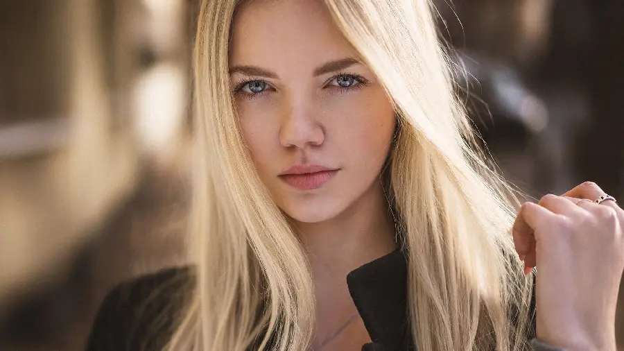 Beautiful Woman Wallpaper