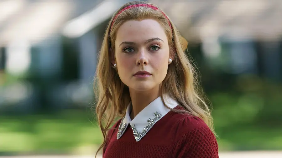 Photo of a handsome, classy, ​​new foreign girl