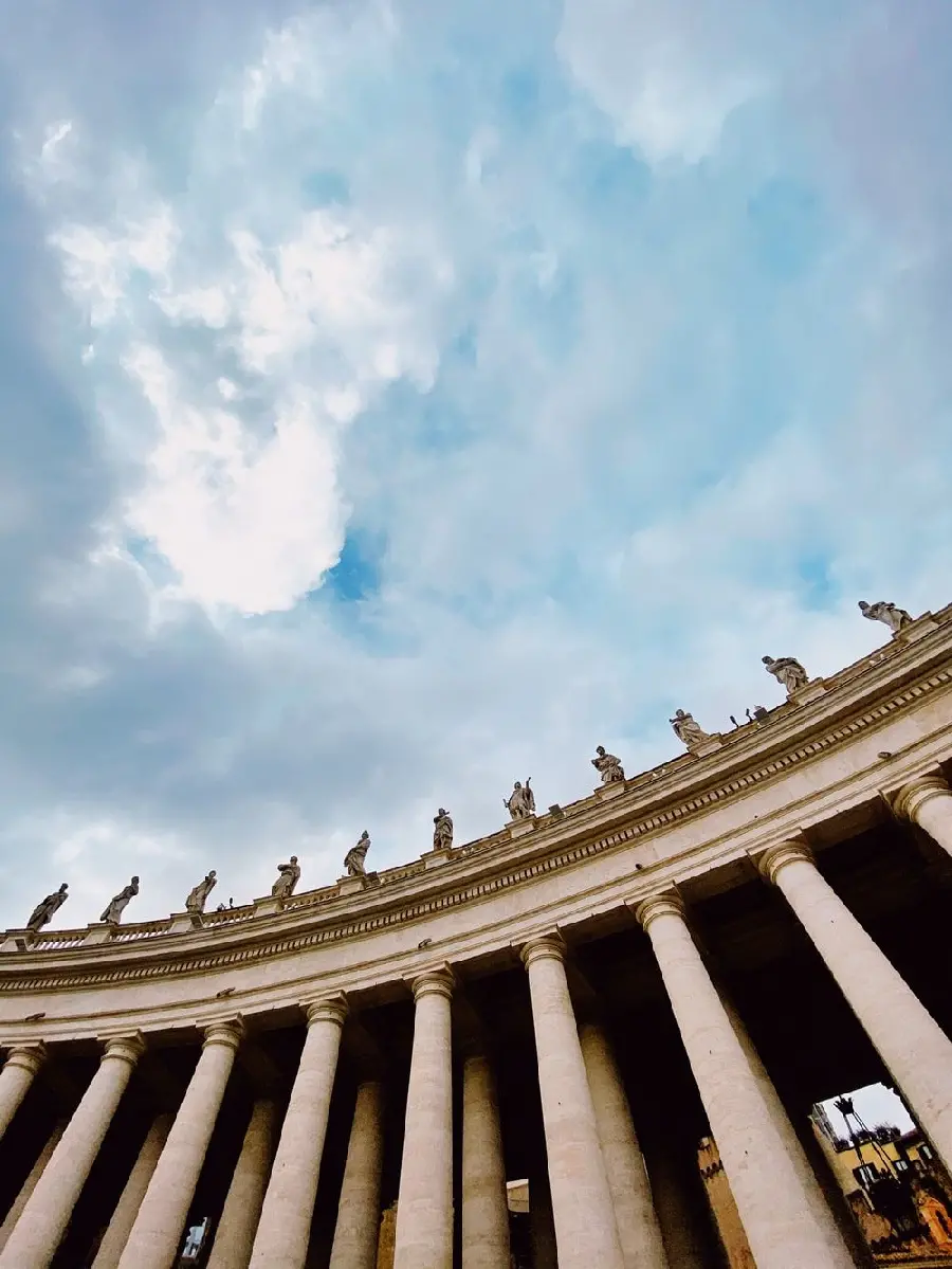 Download photo of the great church in the Vatican