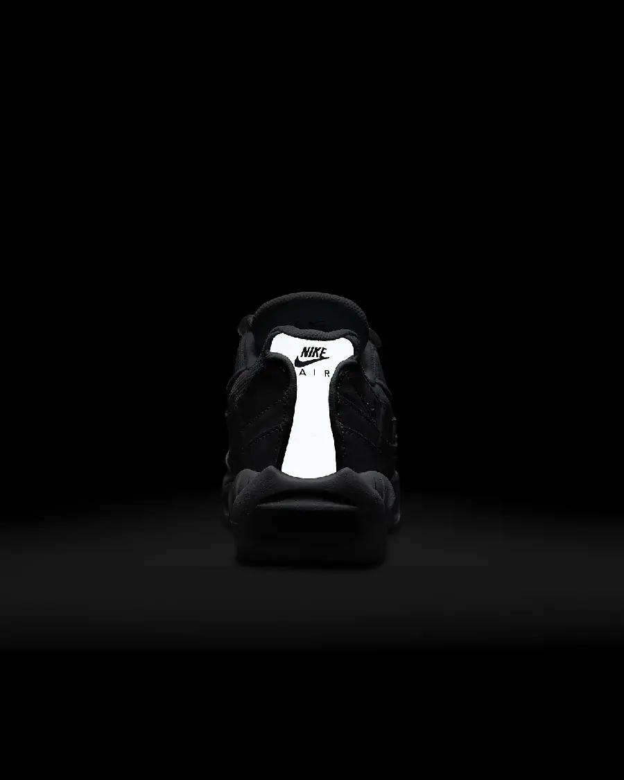 Black wallpaper for Apple