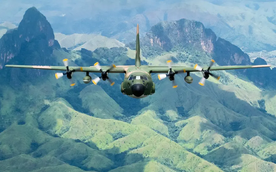 Impressive Hercules C 130 Wallpaper High in the Sky
