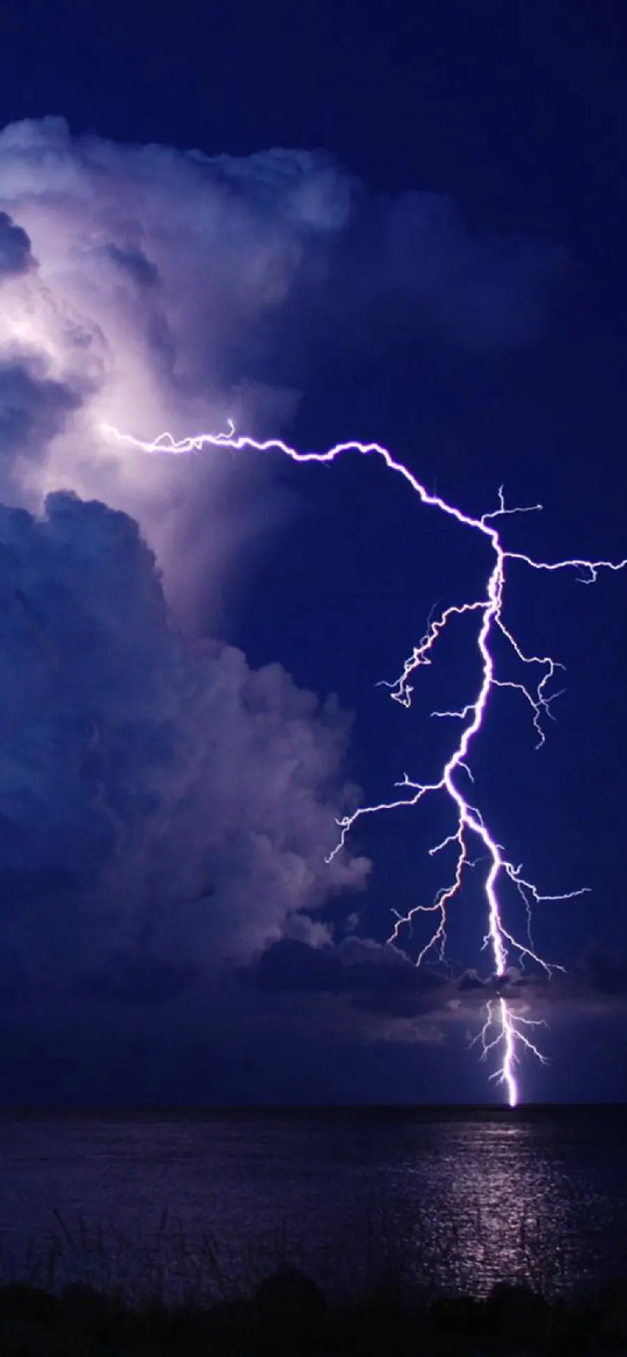 Lightning photo for iPhone wallpaper