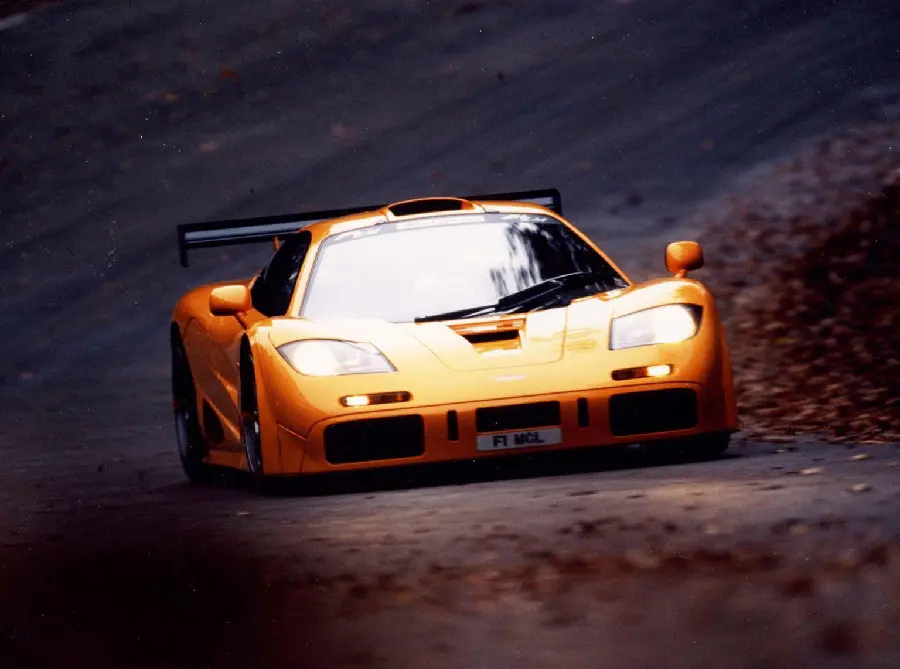 Unique desktop background of the popular McLaren car