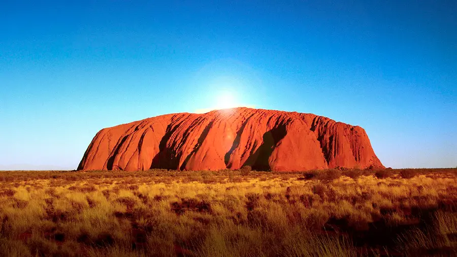 Image of a rocky mountain in Australia in the middle of the desert