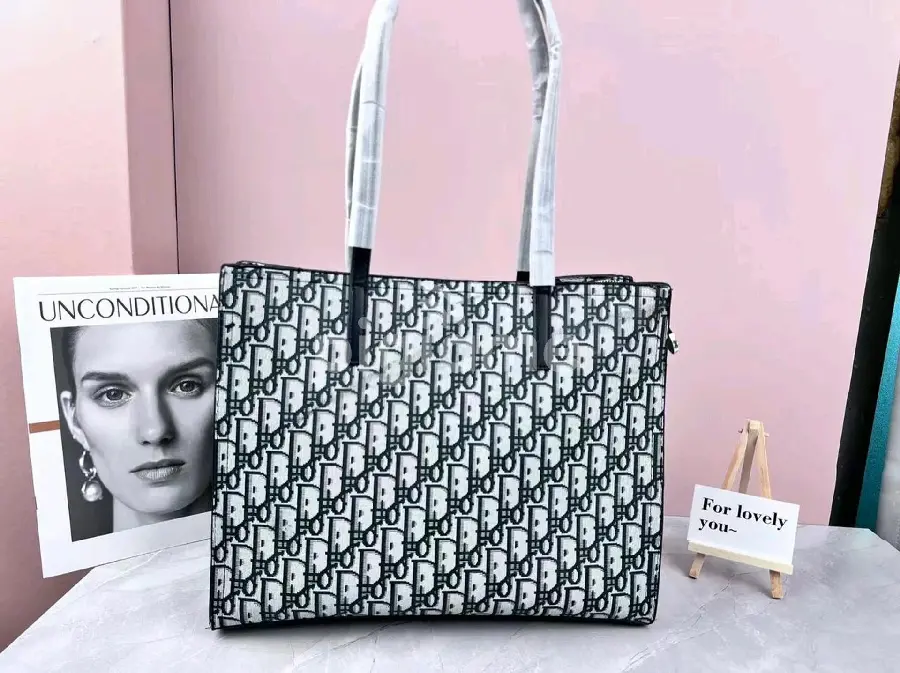 Stylish Women's Accessories