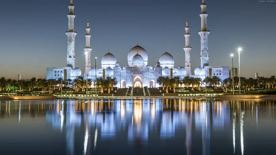 White Mosque with Tall Minarets in Dubai 6K