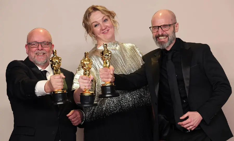 Photo of the producer and director of Poor Things wins the Oscars 2024