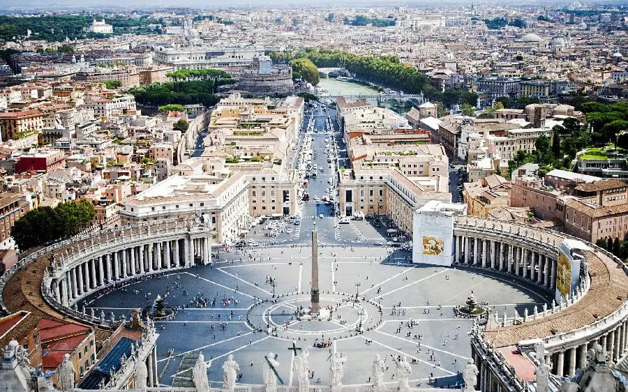 Photo of Vatican Square, the heart of Catholic Christians