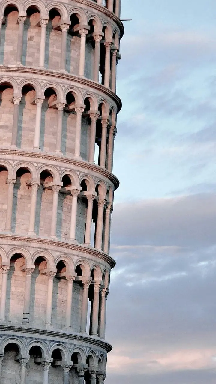 Wallpaper of the Leaning Tower of Pisa in Italy
