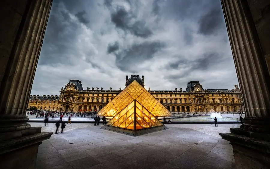 Louvre Museum