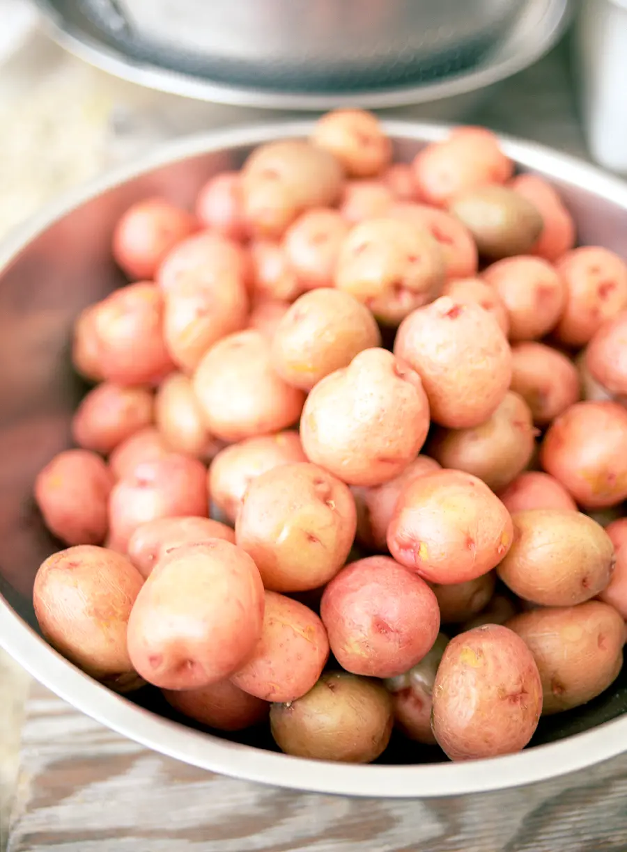 Full HD background image of potatoes in a dish