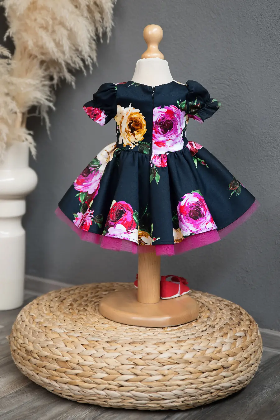 Post of girls' clothes for Instagram