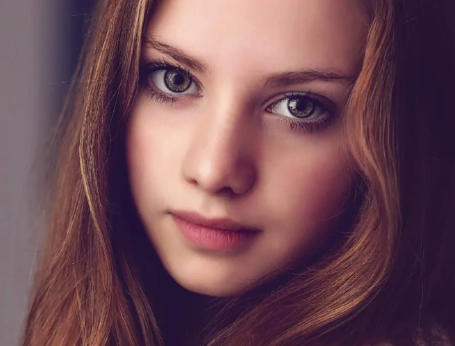 Beautiful foreign girl photo