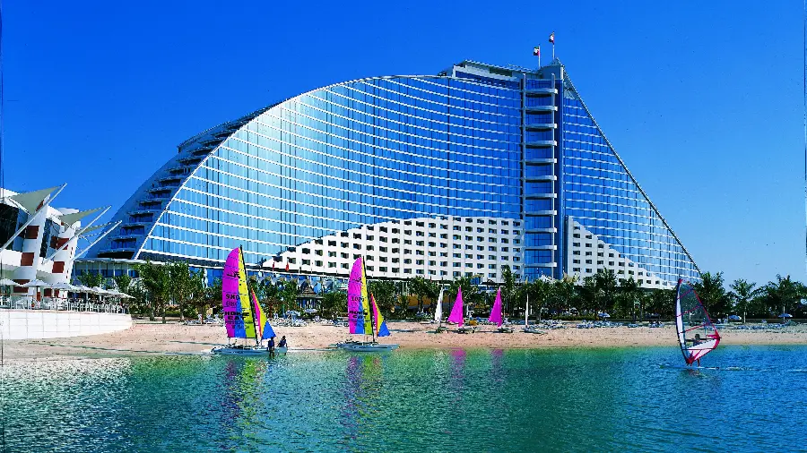 Photo of beach hotels in Dubai in 6K
