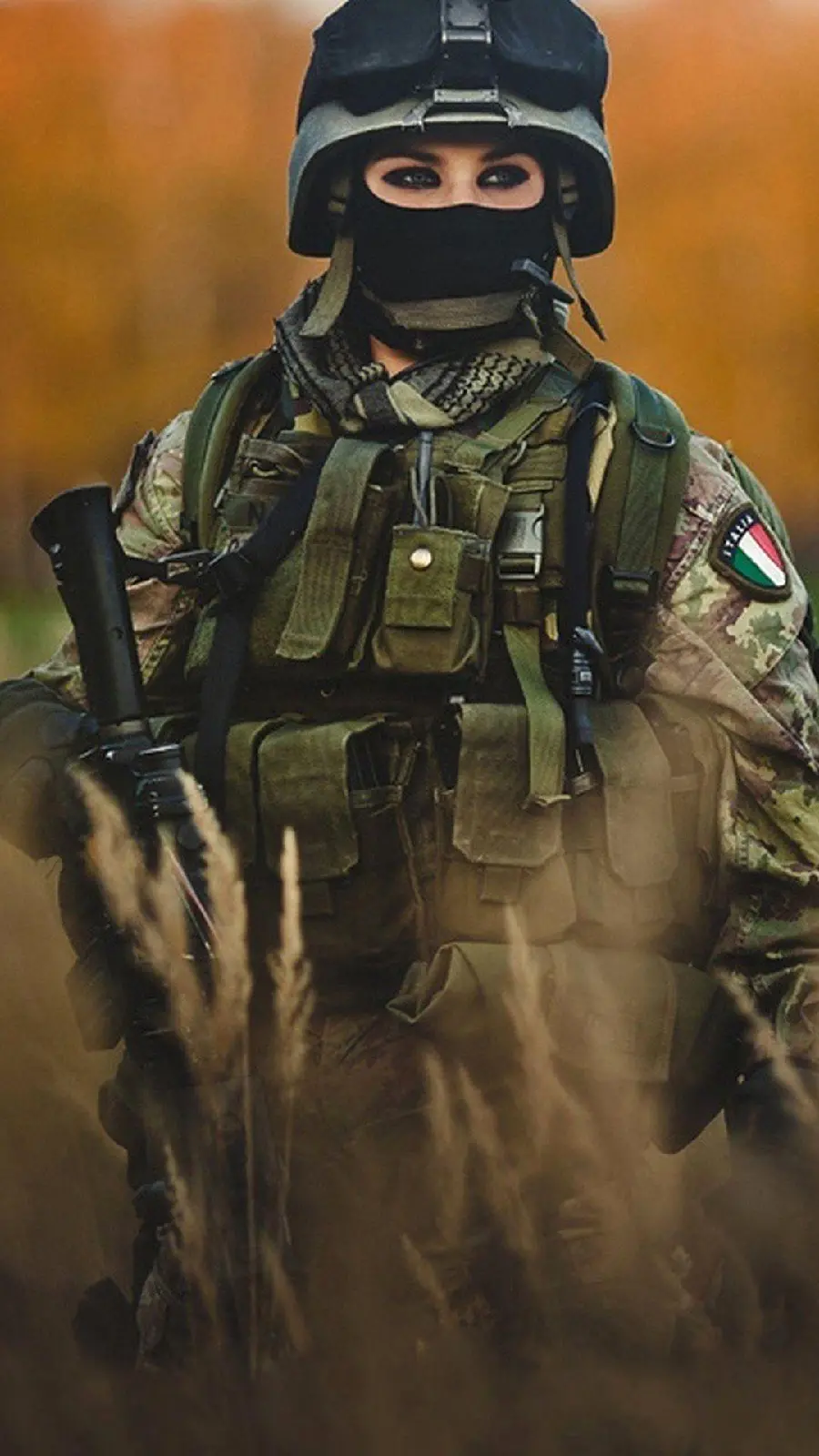 Attractive and cool military girl soldier photo for profile