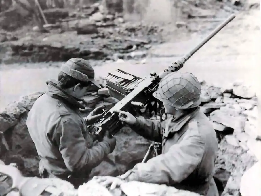 Image of soldiers in World War II