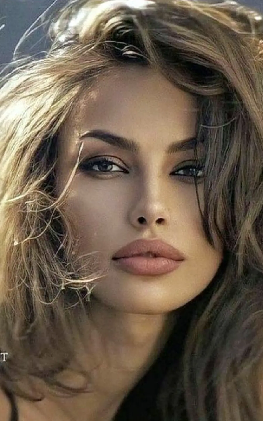 Beautiful Woman Photo