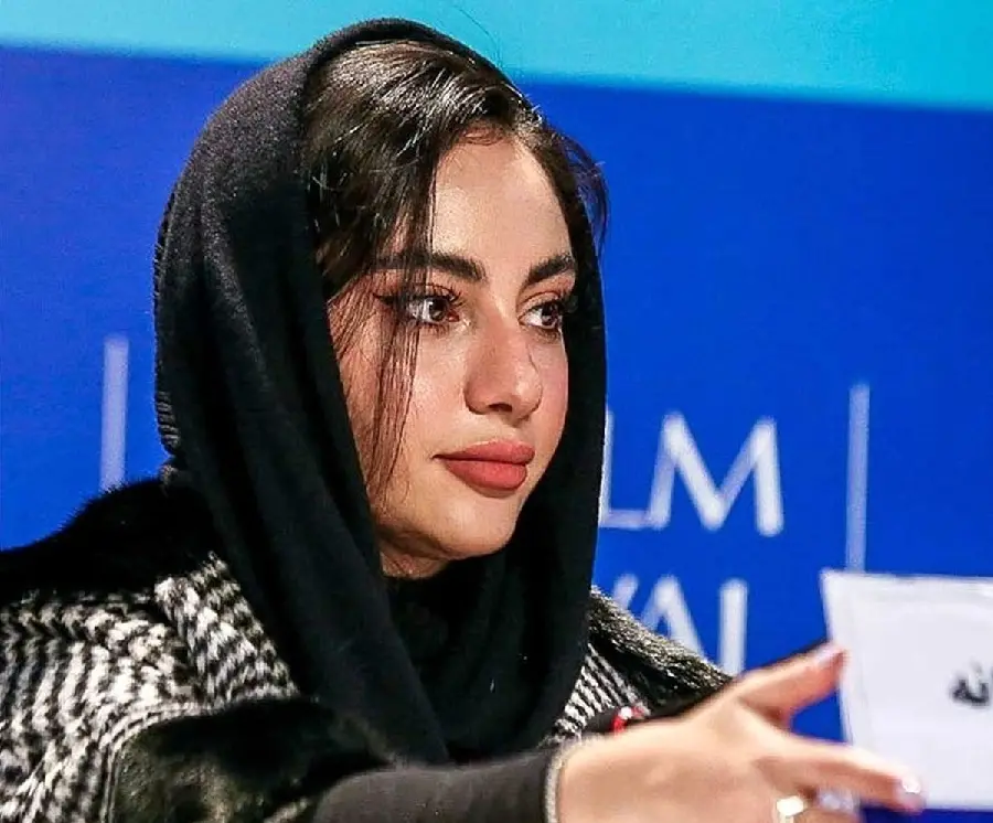 Terlan Parvaneh Photo During Interview