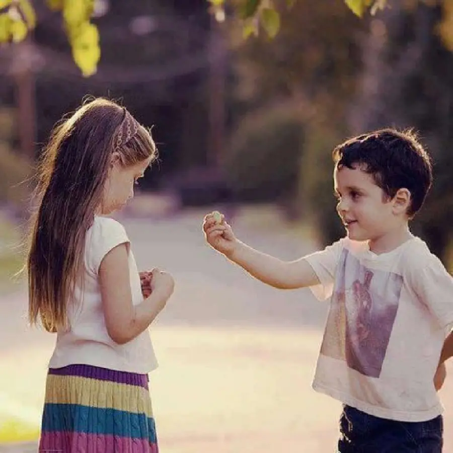 Download Romantic Picture of Cute Baby Couple in High Quality