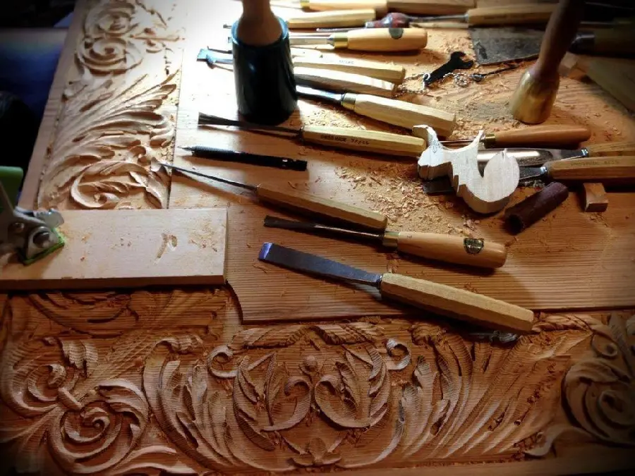 Photo of equipment in a carpentry workshop making a photo frame