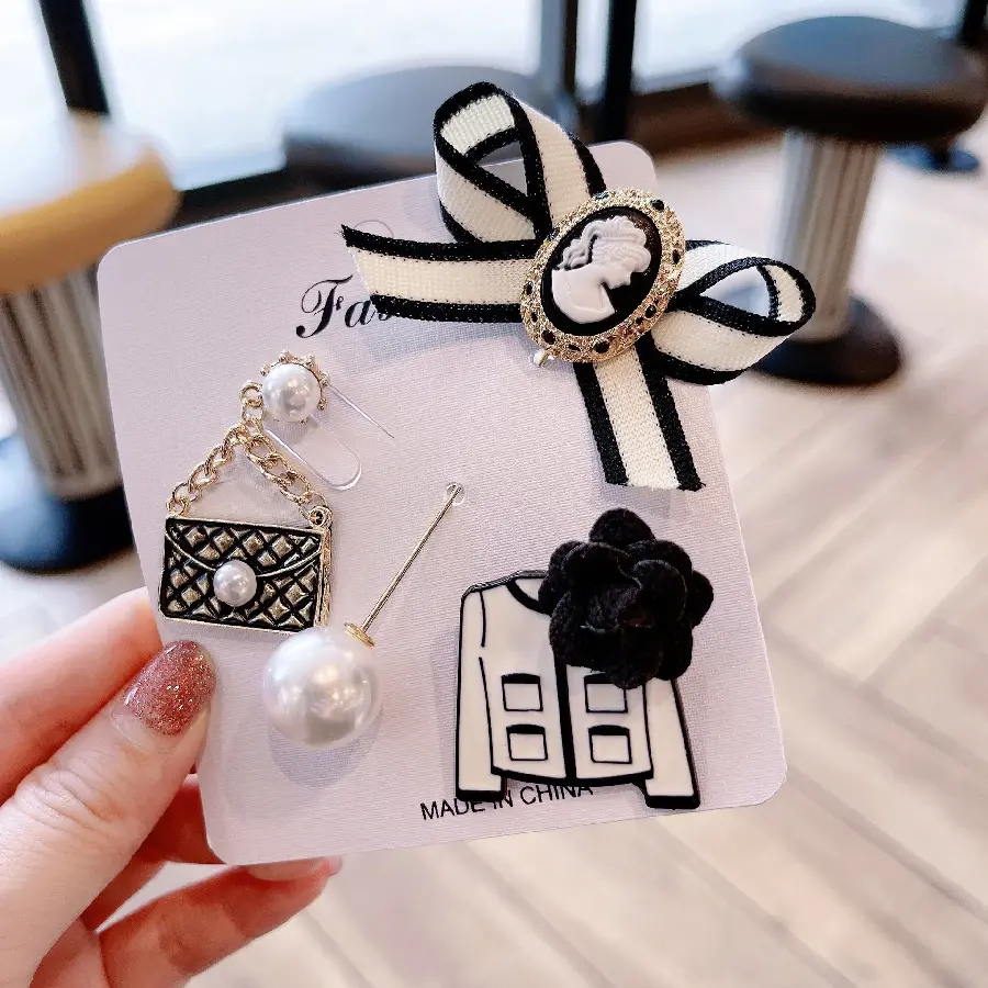 Decorative accessory